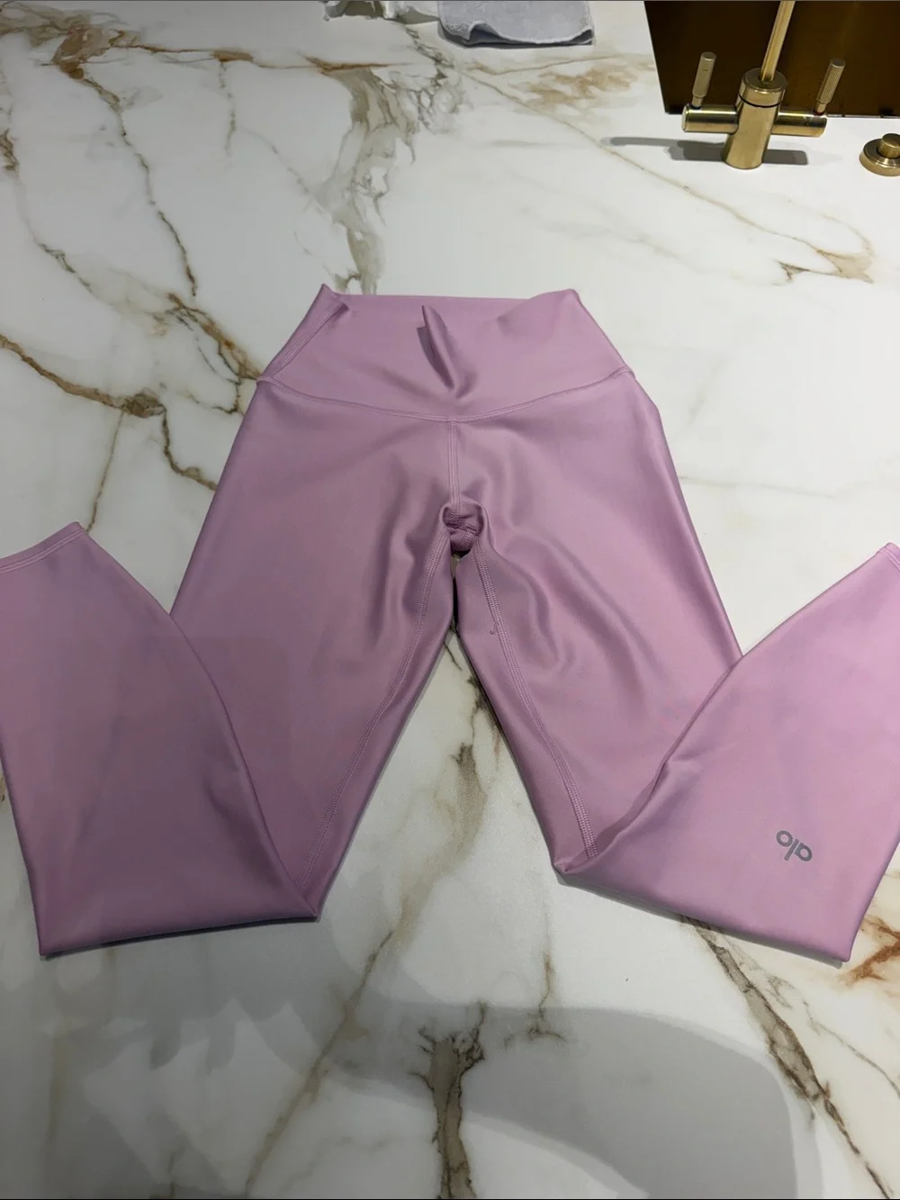Alo Yoga 7/8 High-Waist Airlift Legging - Sugarplum Pink